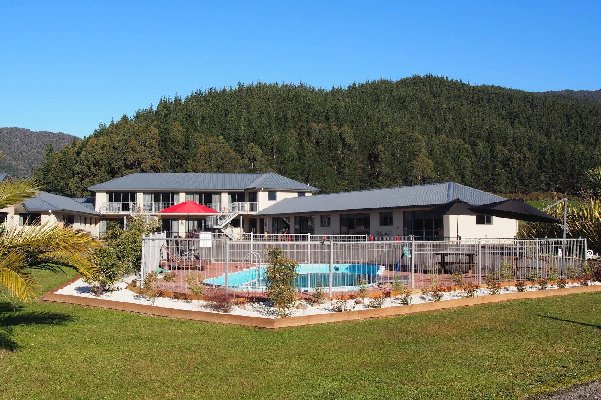 Linkwater Motel And Backpackers Экстерьер фото