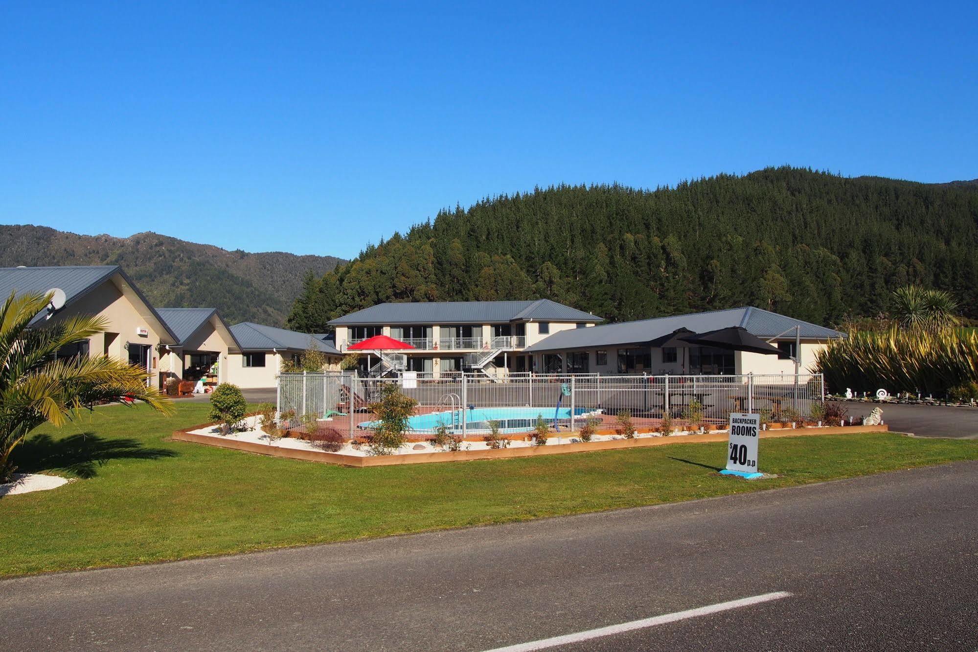 Linkwater Motel And Backpackers Экстерьер фото