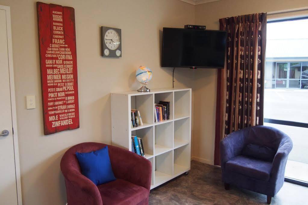 Linkwater Motel And Backpackers Экстерьер фото